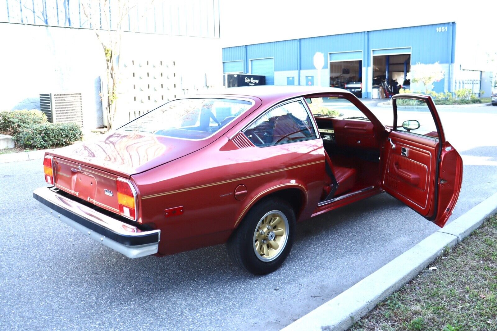 Chevrolet-Vega-1976-Coupe-28