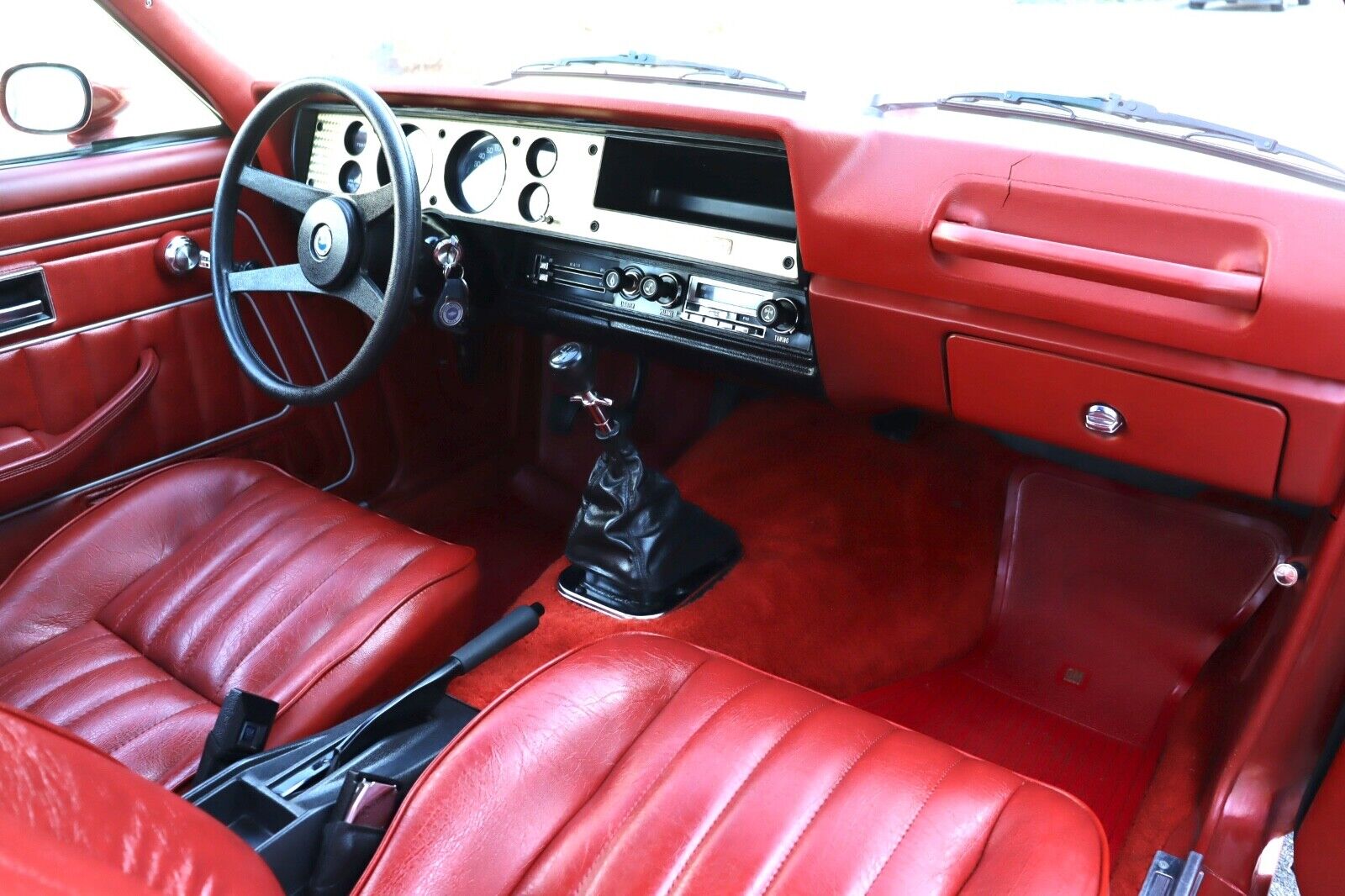 Chevrolet-Vega-1976-Coupe-29