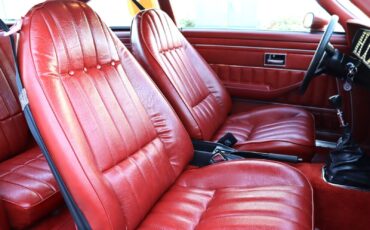 Chevrolet-Vega-1976-Coupe-30