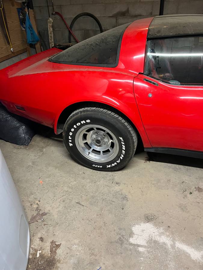Chevrolet-Vette-1981-red-1