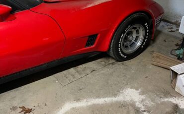 Chevrolet-Vette-1981-red