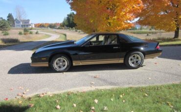 Chevrolet-Z28-camaro-1983-black