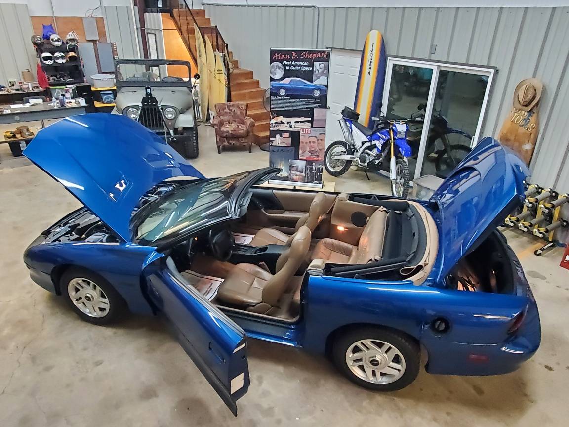 Chevrolet-Z28-camaro-convertible-1995-blue-2