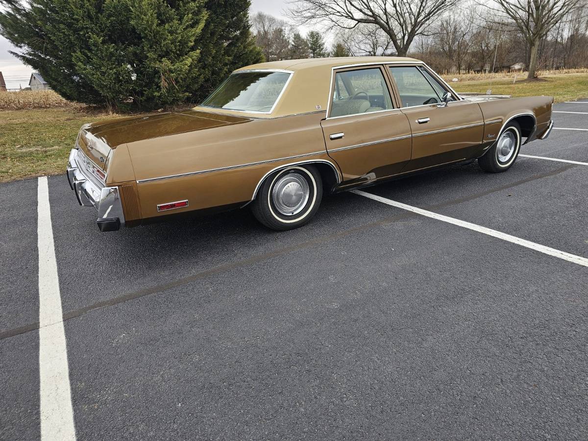 Chrysler-1977-brown-5