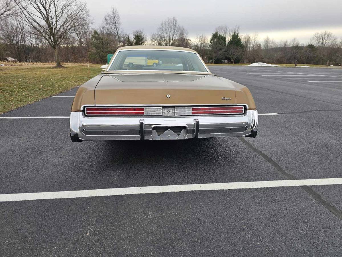 Chrysler-1977-brown-6
