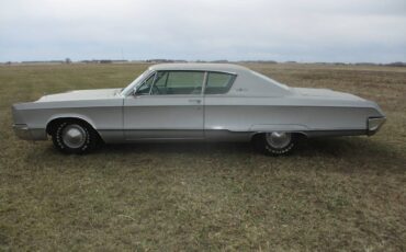 Chrysler-300-1967-grey-1