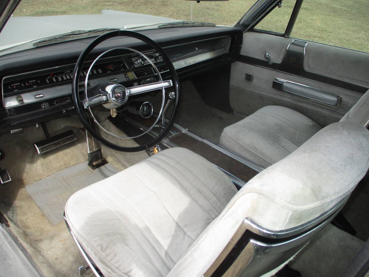 Chrysler-300-1967-grey-6
