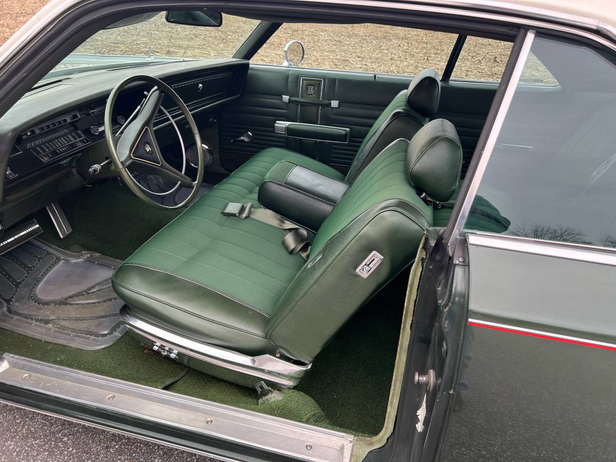 Chrysler-300-1970-green-5