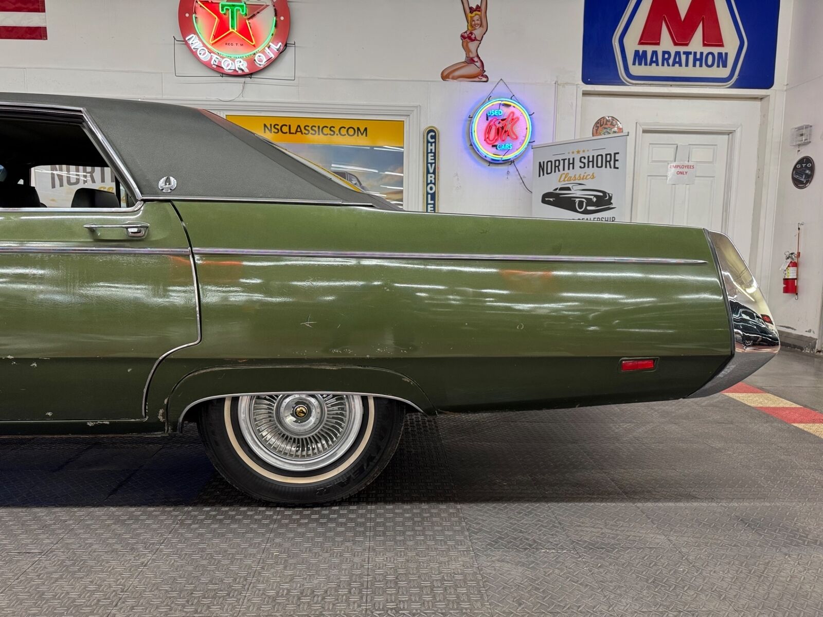 Chrysler-Imperial-1969-17