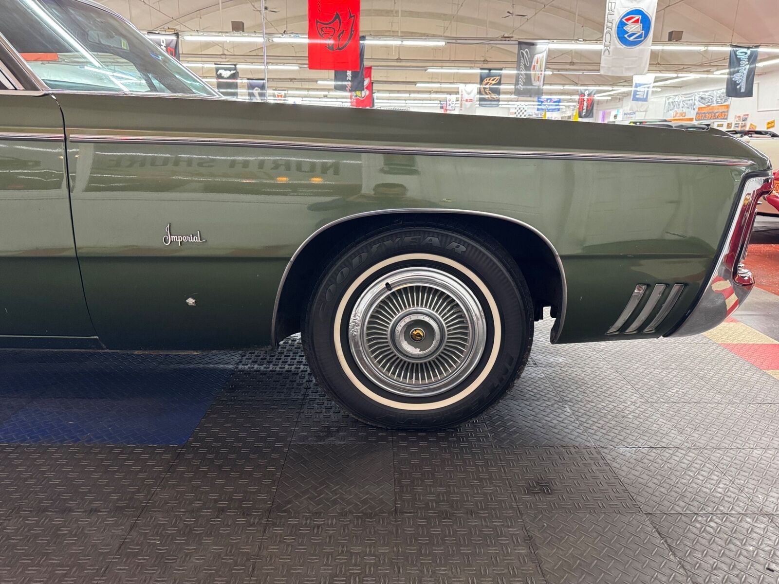 Chrysler-Imperial-1969-24