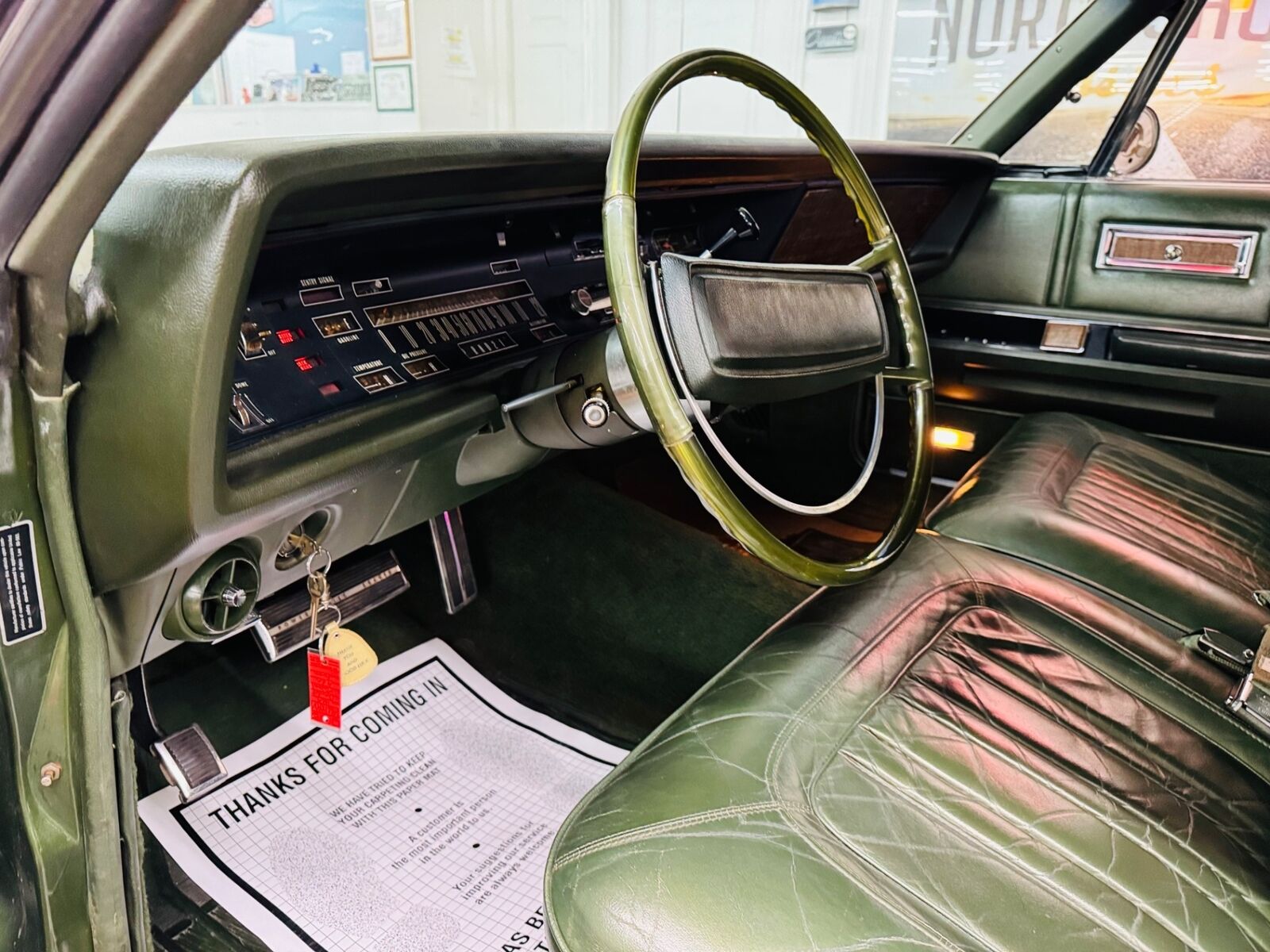 Chrysler-Imperial-1969-28