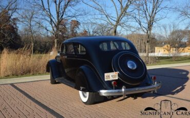 Chrysler-Imperial-Airflow-1935-1