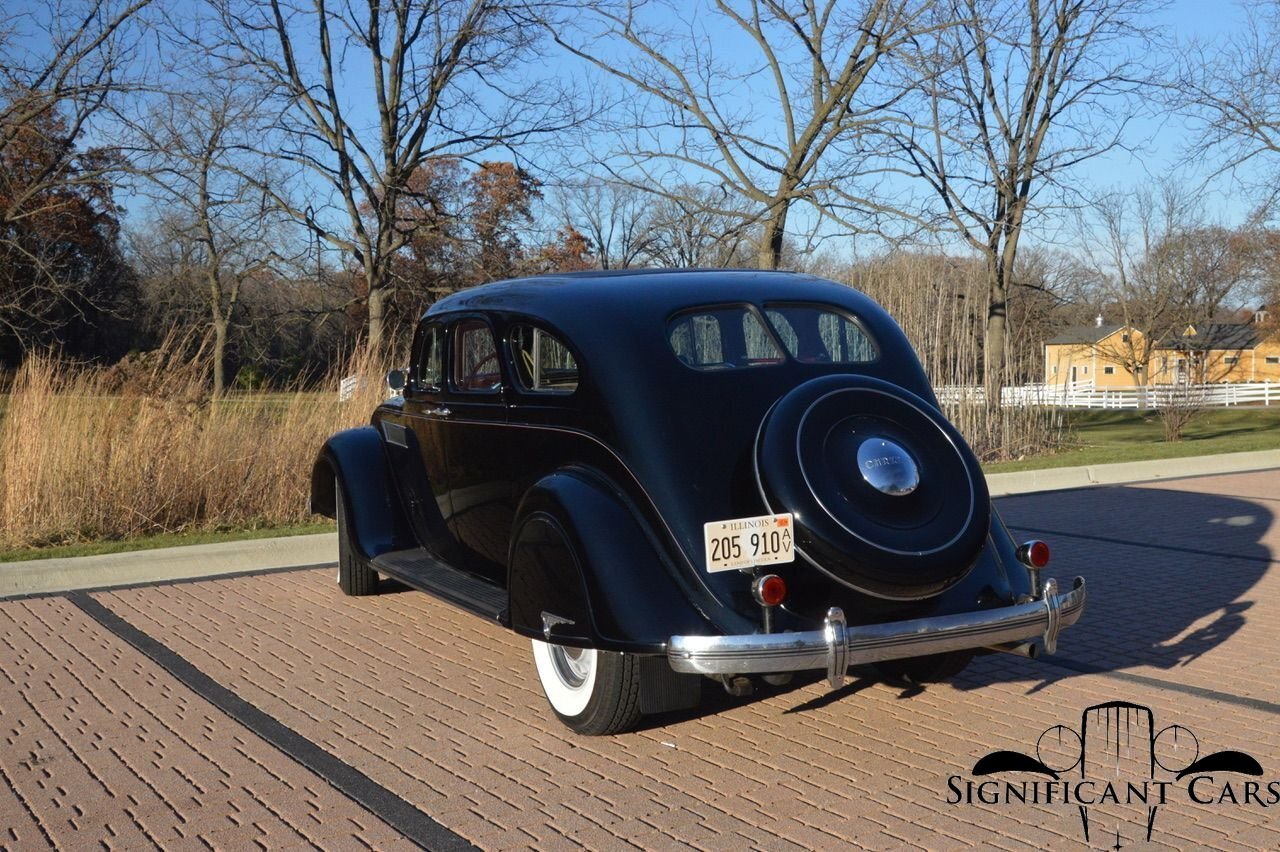 Chrysler-Imperial-Airflow-1935-1