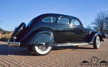 Chrysler-Imperial-Airflow-1935-2