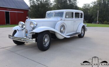 Chrysler-Imperial-CH-Touring-Sedan-1932-2