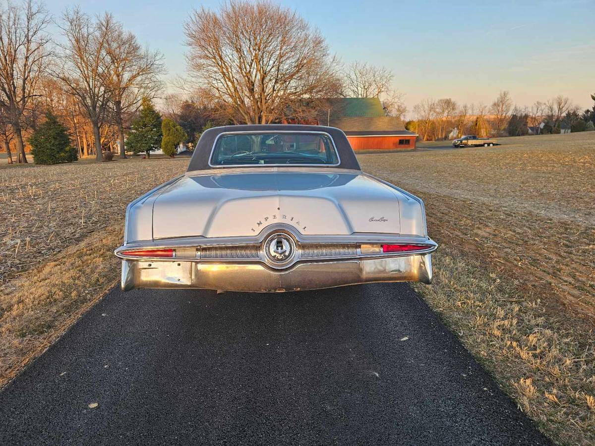 Chrysler-Imperial-crown-coupe-1965-silver-1