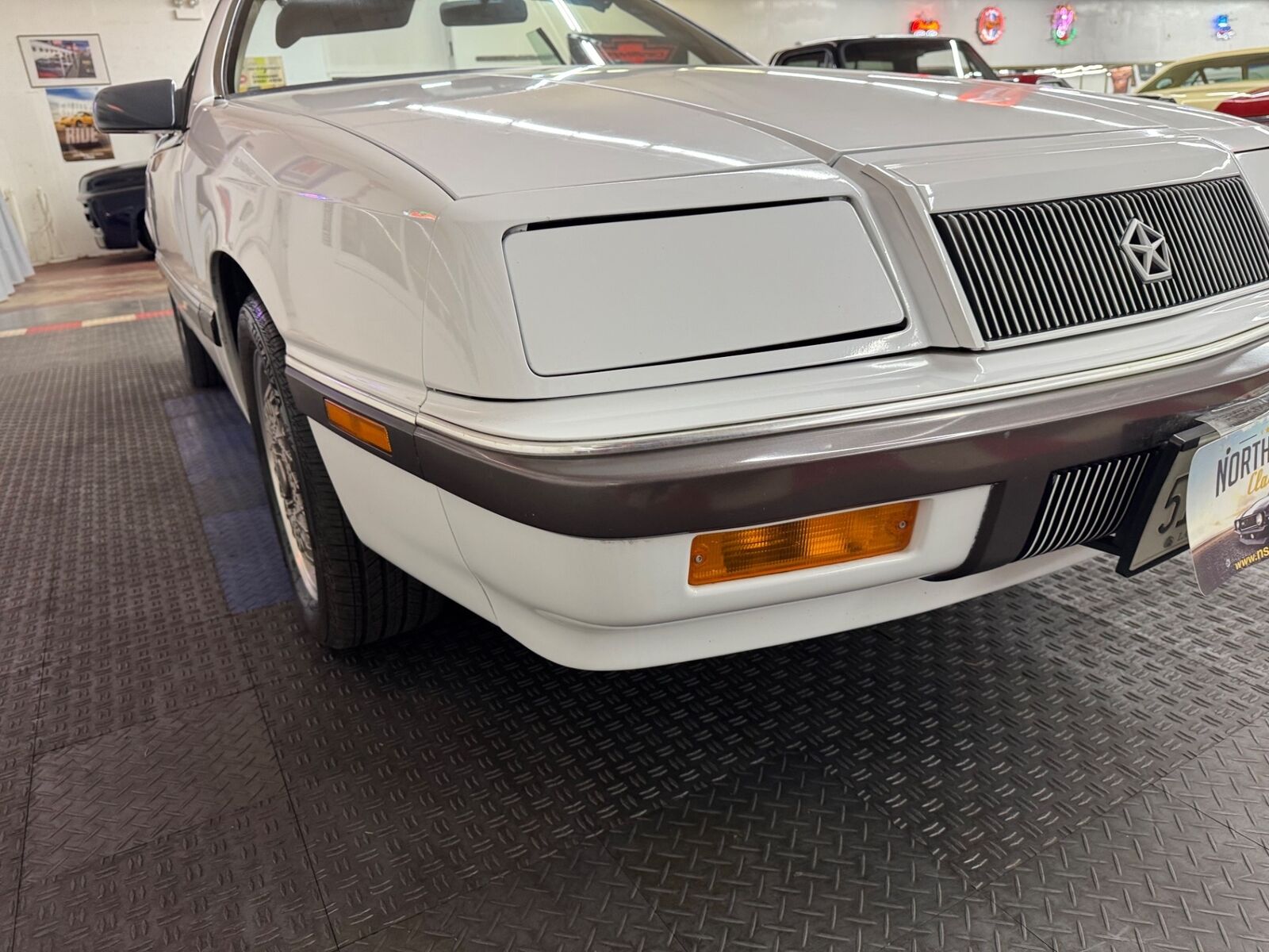 Chrysler-Le-Baron-1989-Convertible-11