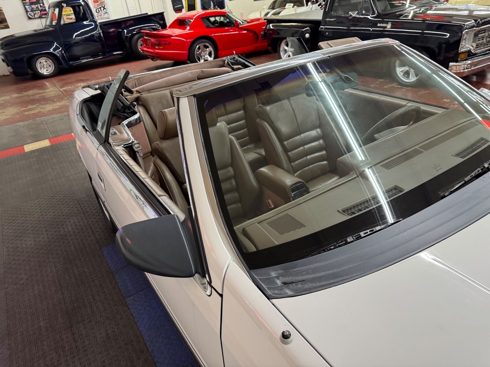 Chrysler-Le-Baron-1989-Convertible-17