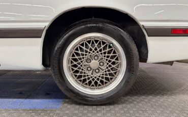 Chrysler-Le-Baron-1989-Convertible-24