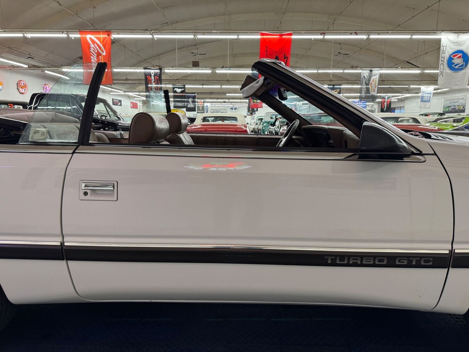 Chrysler-Le-Baron-1989-Convertible-27
