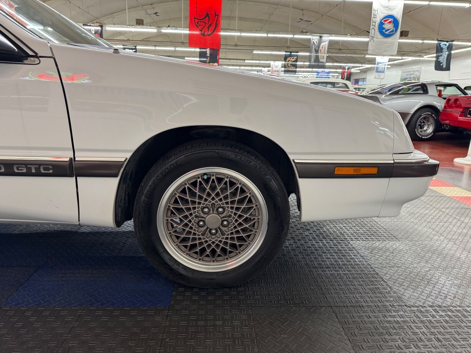 Chrysler-Le-Baron-1989-Convertible-28
