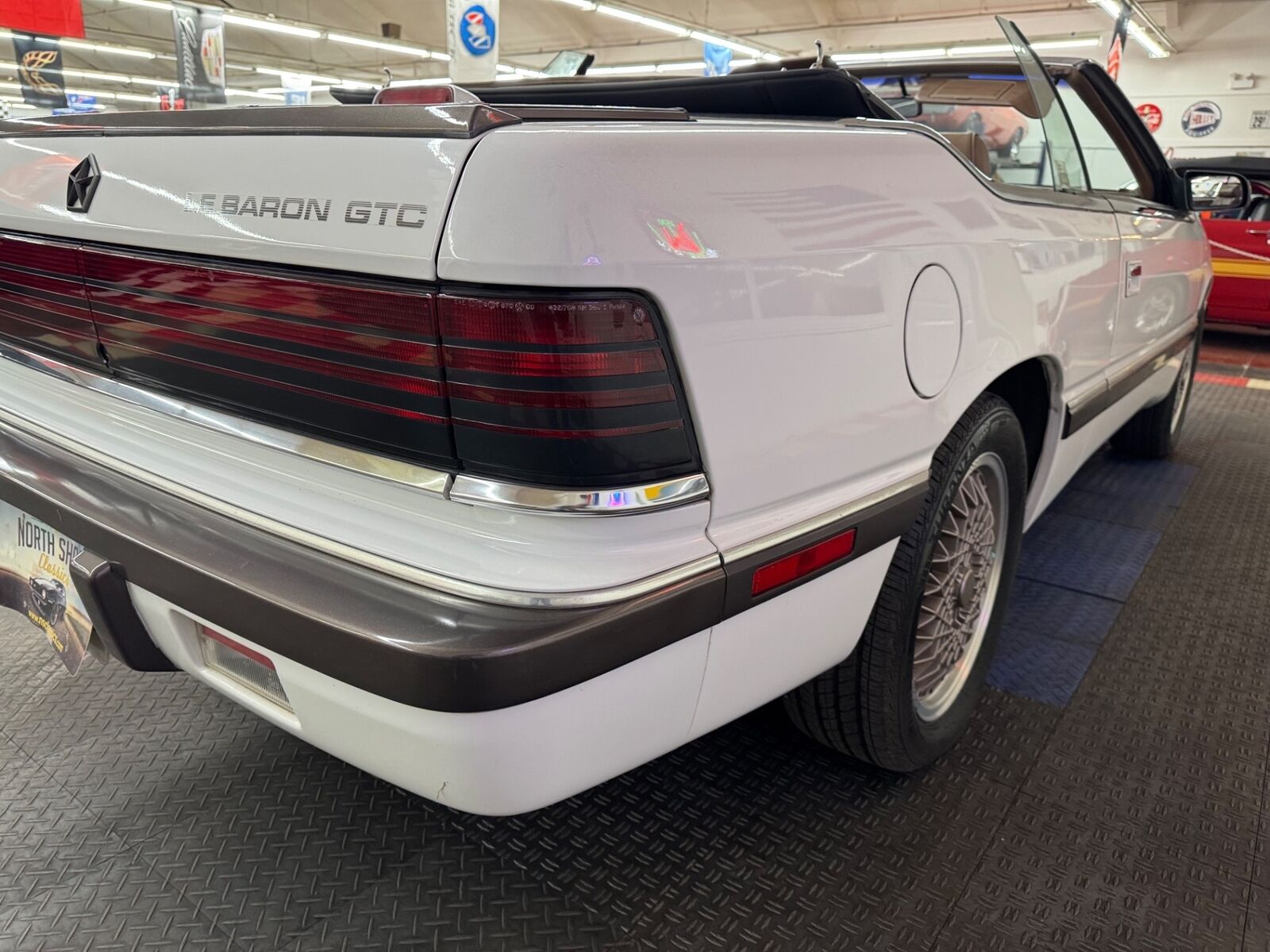 Chrysler-Le-Baron-1989-Convertible-29