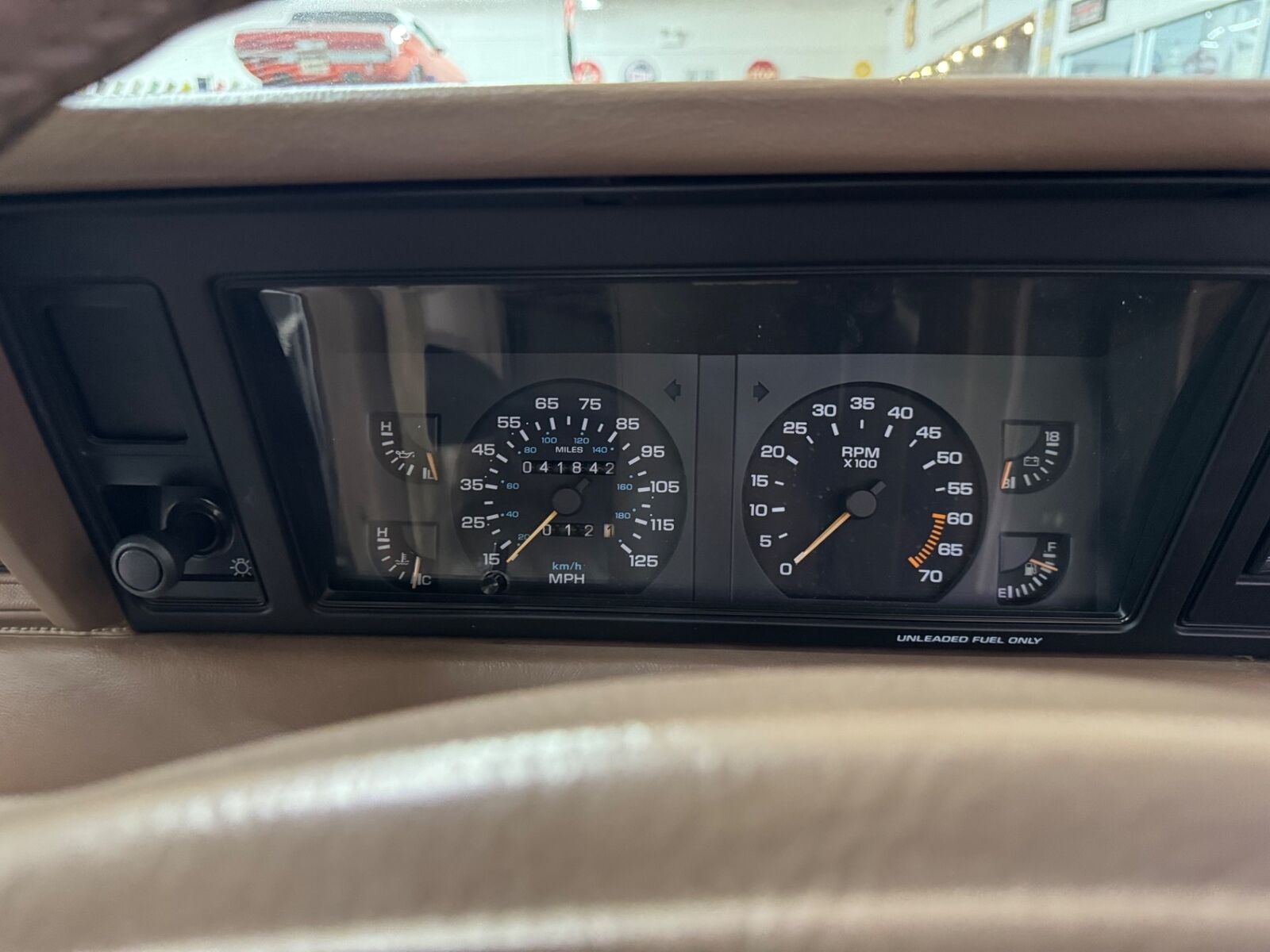 Chrysler-Le-Baron-1989-Convertible-32