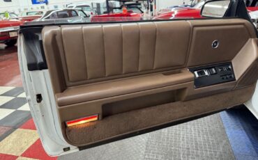 Chrysler-Le-Baron-1989-Convertible-34