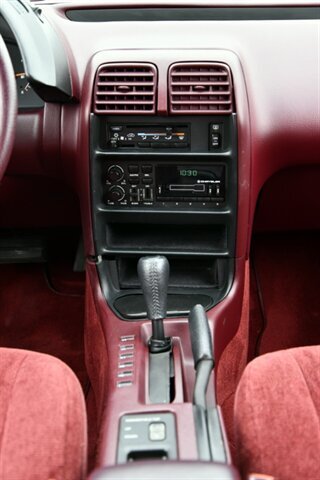 Chrysler-Le-Baron-1991-39