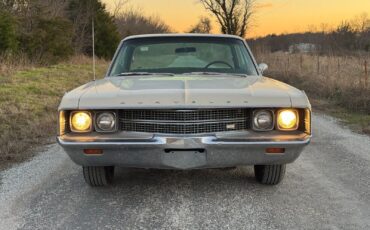 Chrysler-New-Yorker-1968-Sedan-1