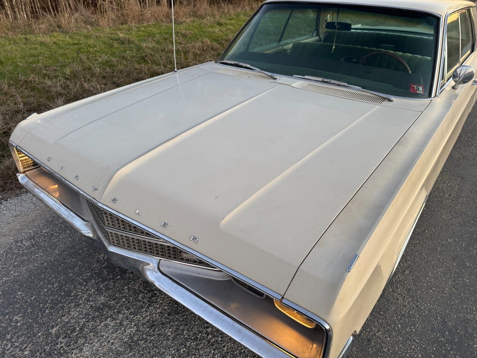 Chrysler-New-Yorker-1968-Sedan-13