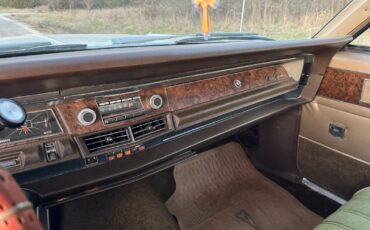 Chrysler-New-Yorker-1968-Sedan-16