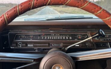 Chrysler-New-Yorker-1968-Sedan-17