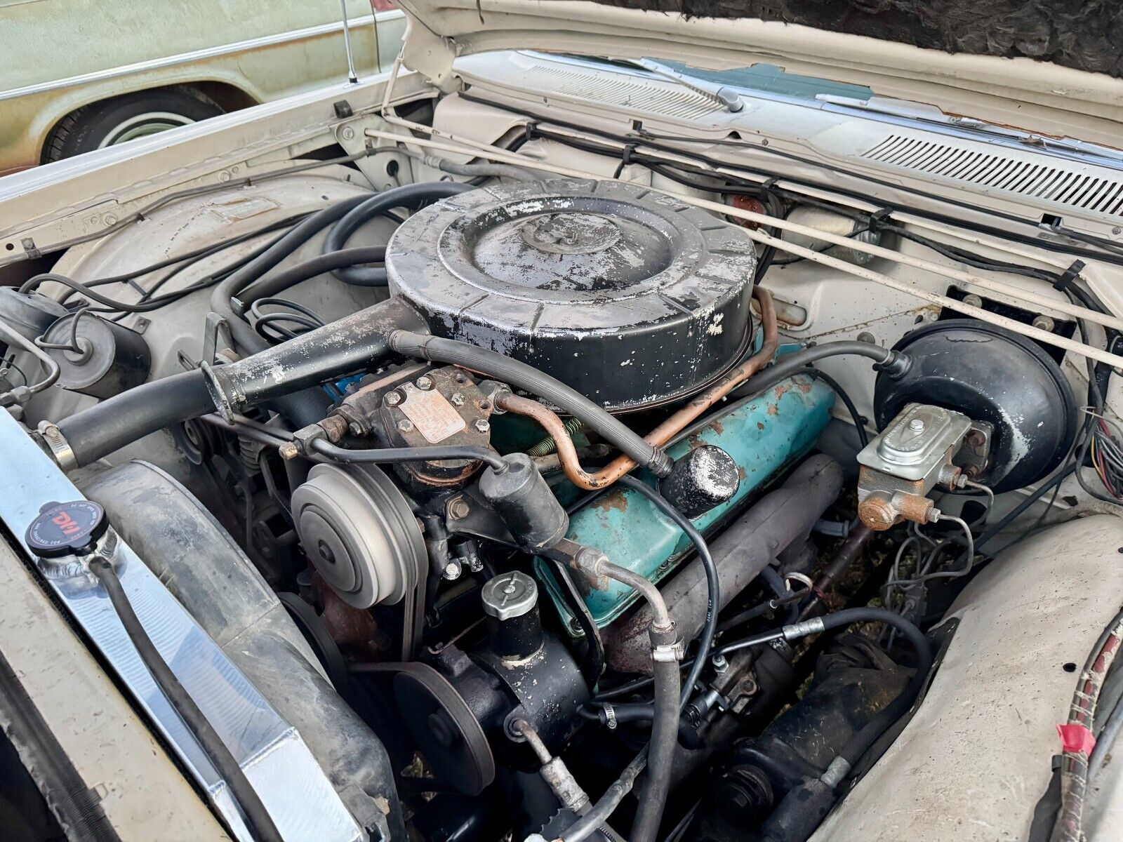 Chrysler-New-Yorker-1968-Sedan-18
