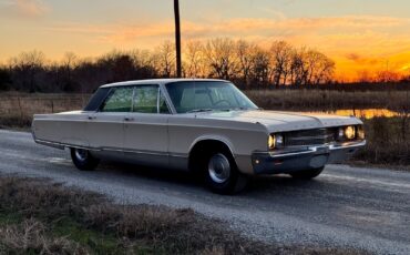 Chrysler-New-Yorker-1968-Sedan-2