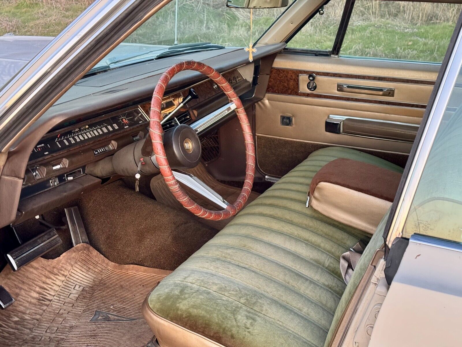Chrysler-New-Yorker-1968-Sedan-6