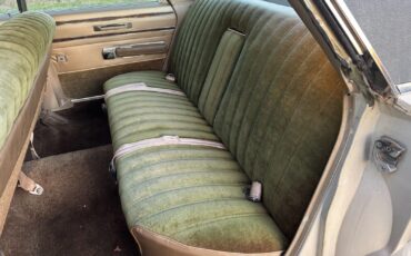 Chrysler-New-Yorker-1968-Sedan-9