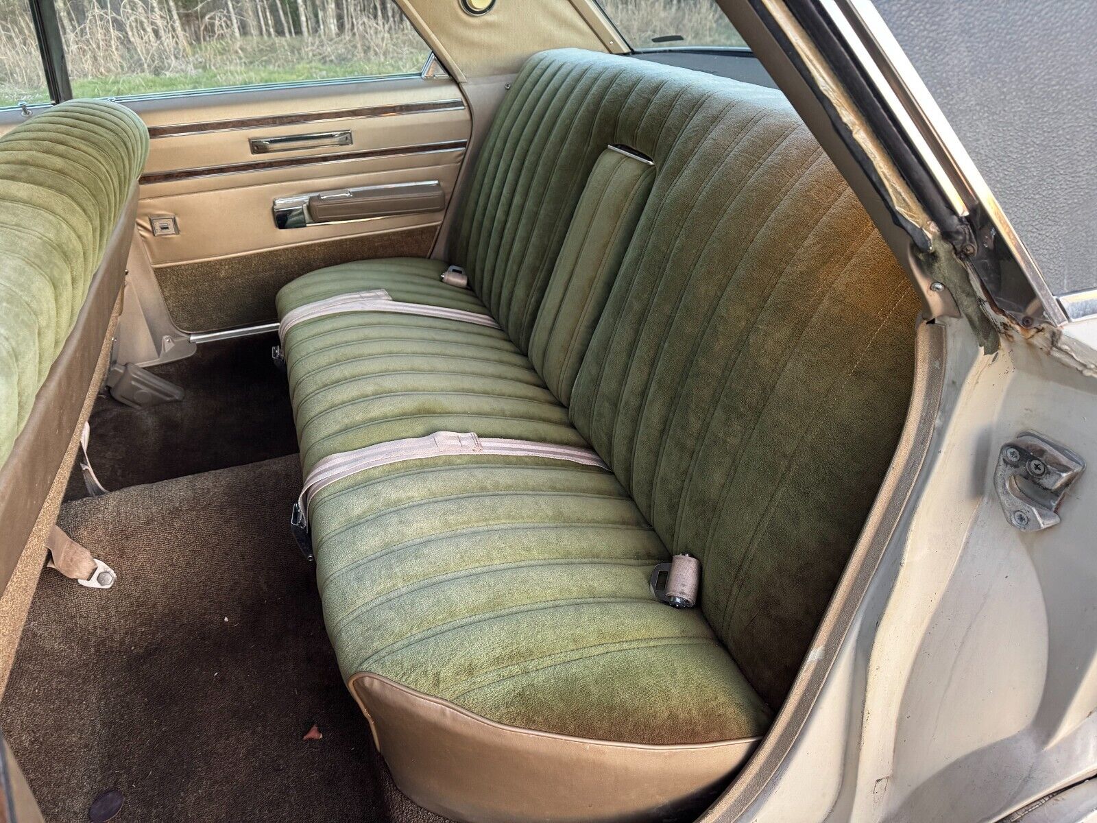 Chrysler-New-Yorker-1968-Sedan-9
