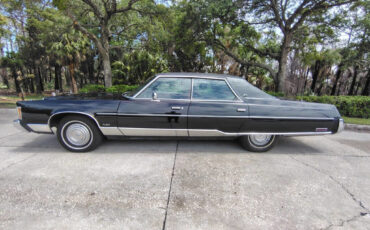 Chrysler-New-Yorker-1975-13