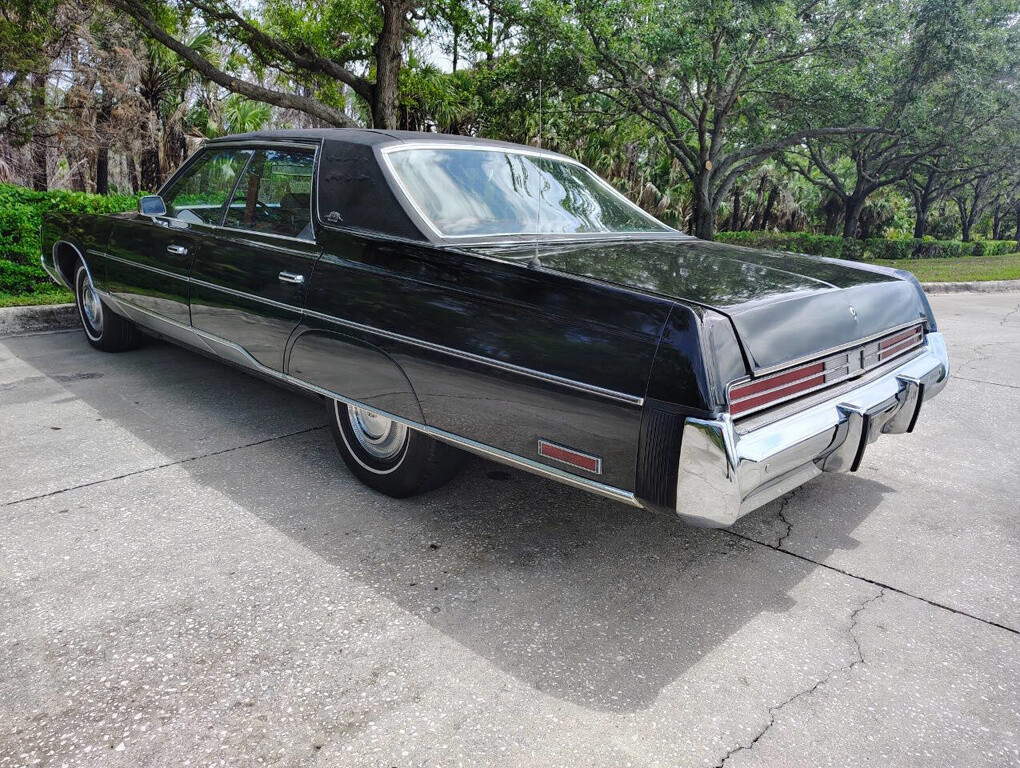 Chrysler-New-Yorker-1975-16