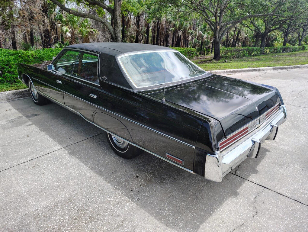 Chrysler-New-Yorker-1975-17