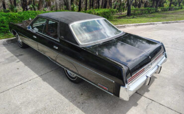 Chrysler-New-Yorker-1975-18