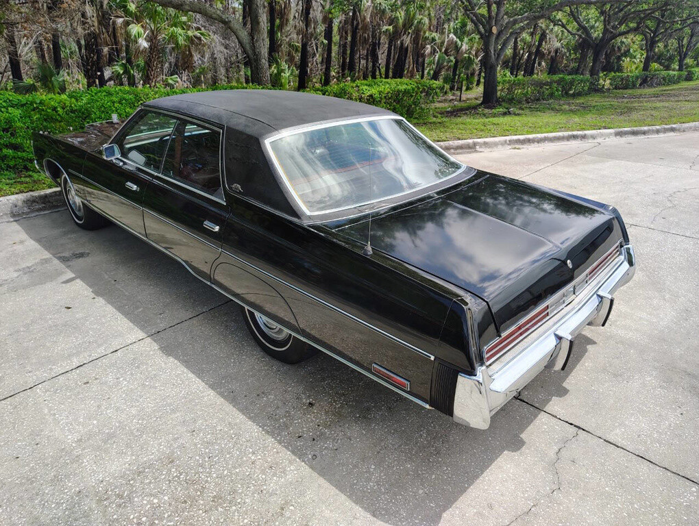 Chrysler-New-Yorker-1975-18