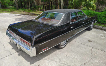 Chrysler-New-Yorker-1975-23
