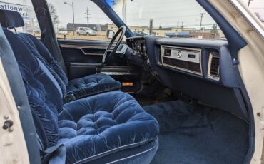 Chrysler-New-Yorker-1983-13