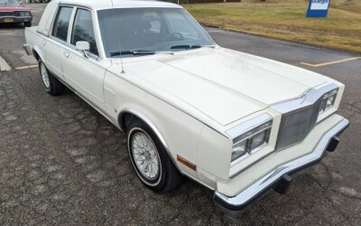 Chrysler New Yorker 1983 --