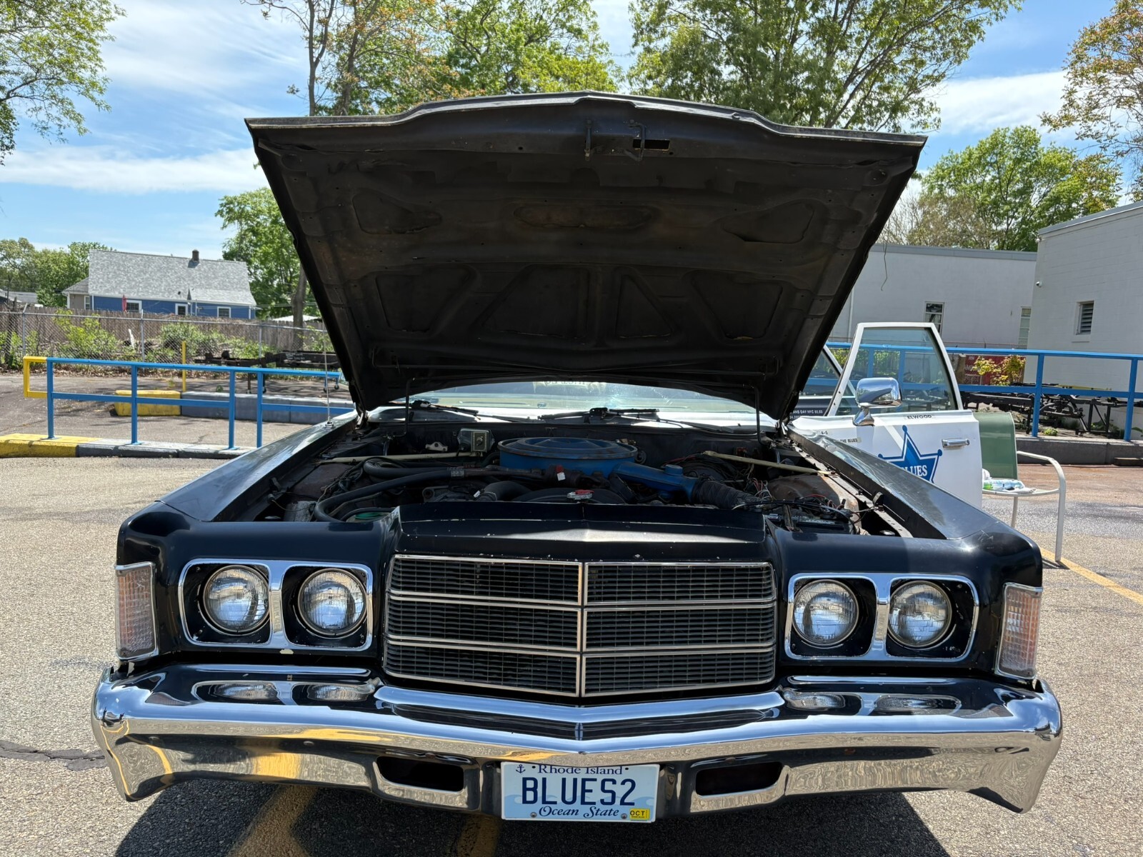 Chrysler-Newport-1977-Sedan-3