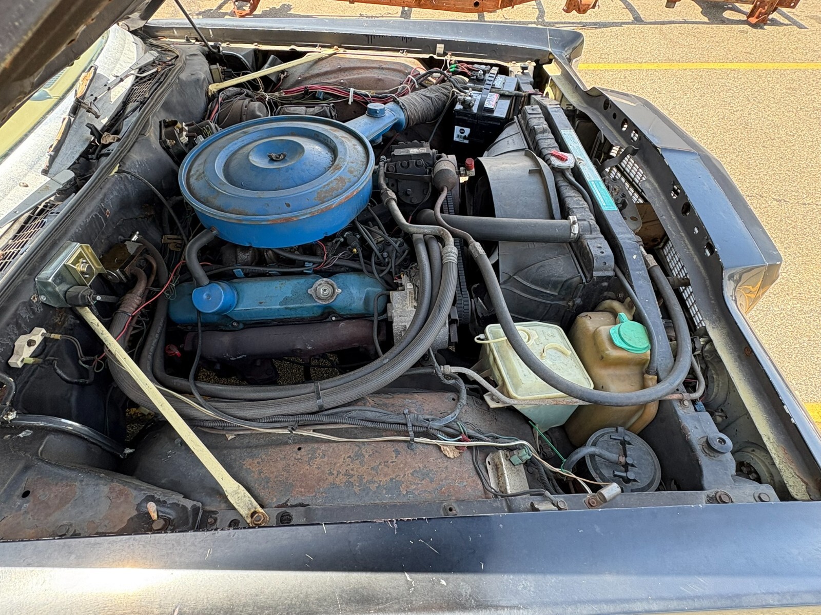 Chrysler-Newport-1977-Sedan-5
