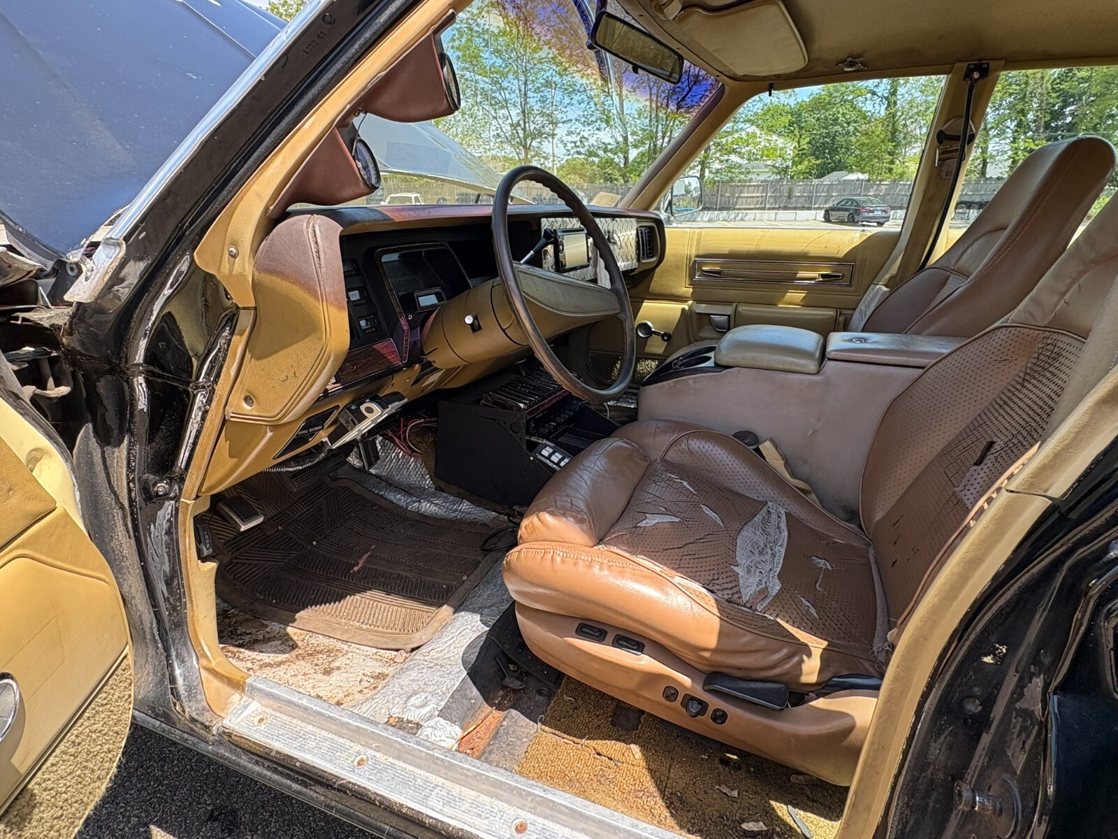 Chrysler-Newport-1977-Sedan-8