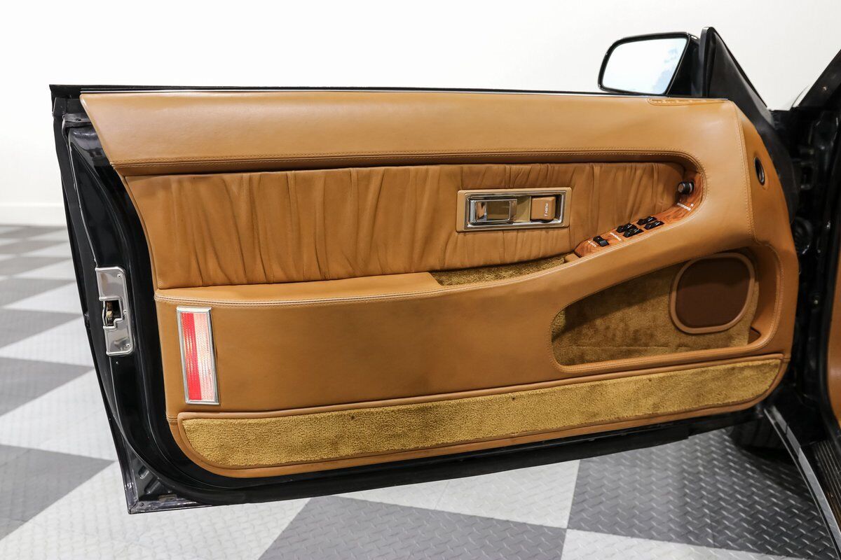 Chrysler-TC-by-Maserati-1990-Convertible-19